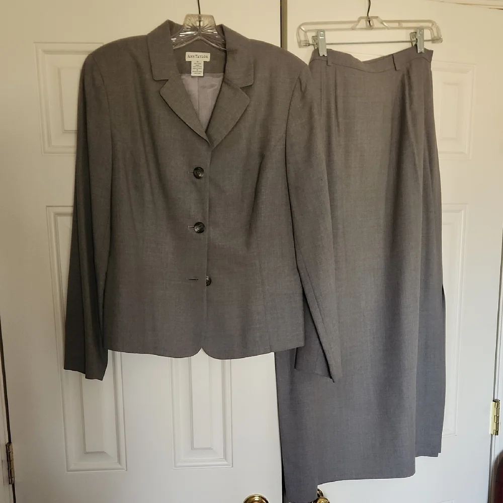 Ann Taylor Gray Skirt Suit Set - Picture 1 of 4